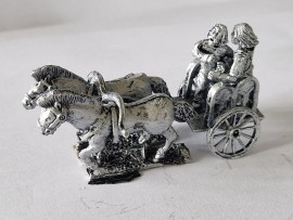 25/AC16 - 2 Horse Chariot and Crew ( Hooped Sides)