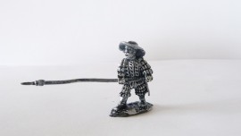 HIN/RE58a Landsknecht Pikeman  standing.